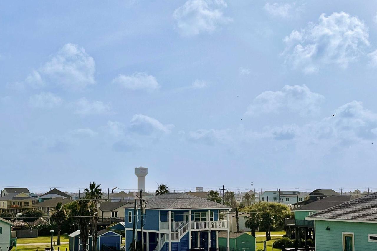 Chic Crystal Beach Escape With Deck - Walk To Beach! Bolivar Peninsula Eksteriør bilde